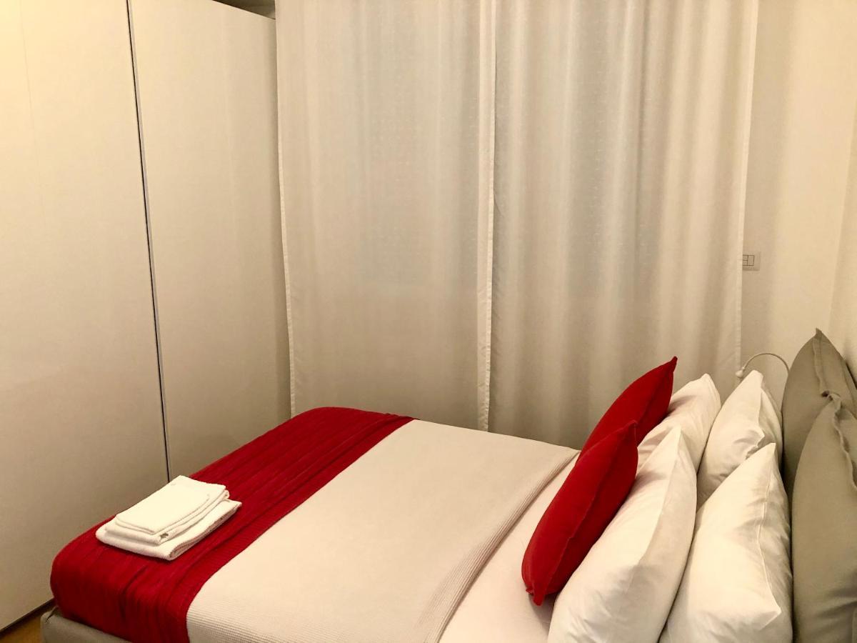밀라노 900 M Da Duomo 아파트 외부 사진
